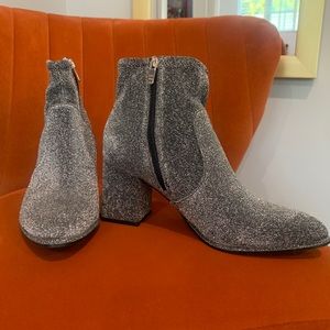 ❄️ Marc Fisher Sparkly Boots